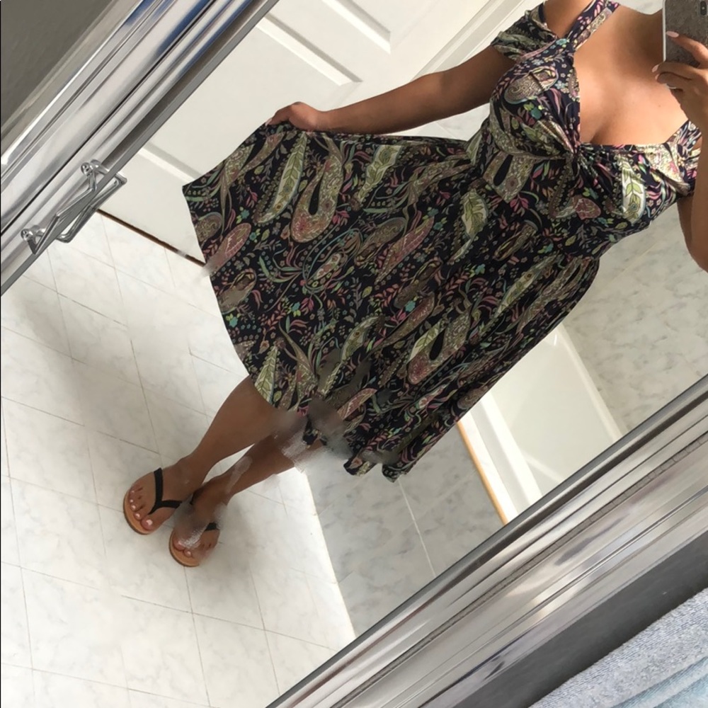 LAST 1! NAVY PAISLEY SWEET HEART CUT DRESS - Picture 4 of 7